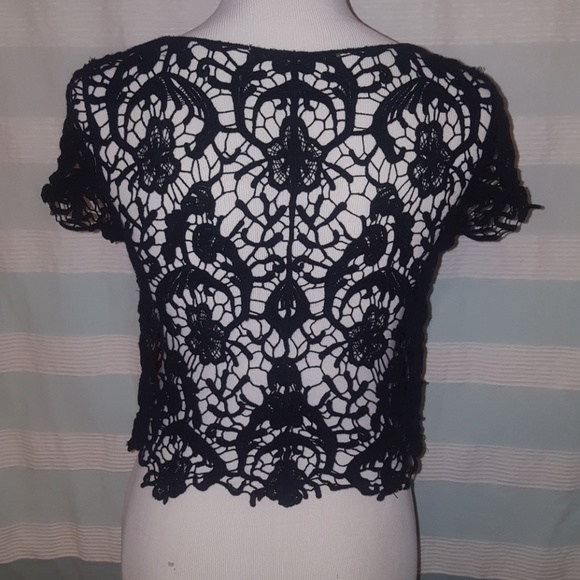 Black lace crop top - Picture 2 of 4
